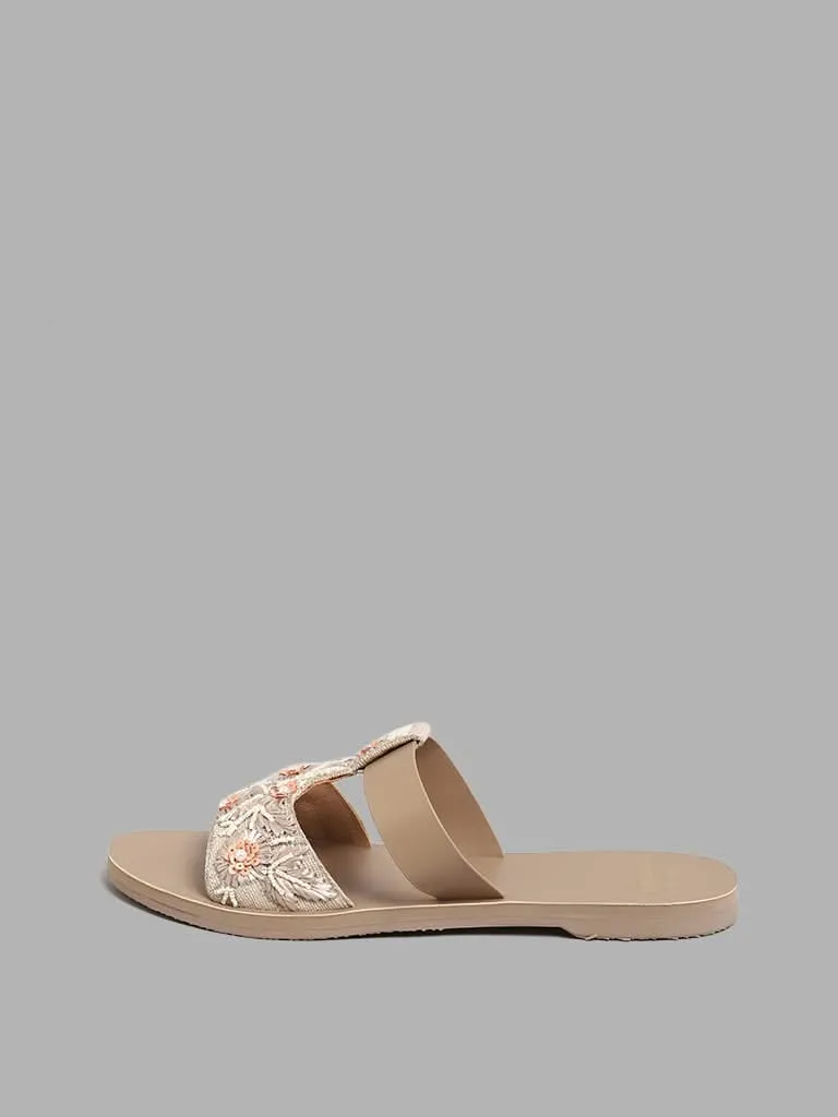 LUNA BLU T-Embroidered Instep Band Beige Sandals