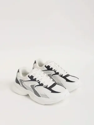 SOLEPLAY White & Black Sports Sneakers